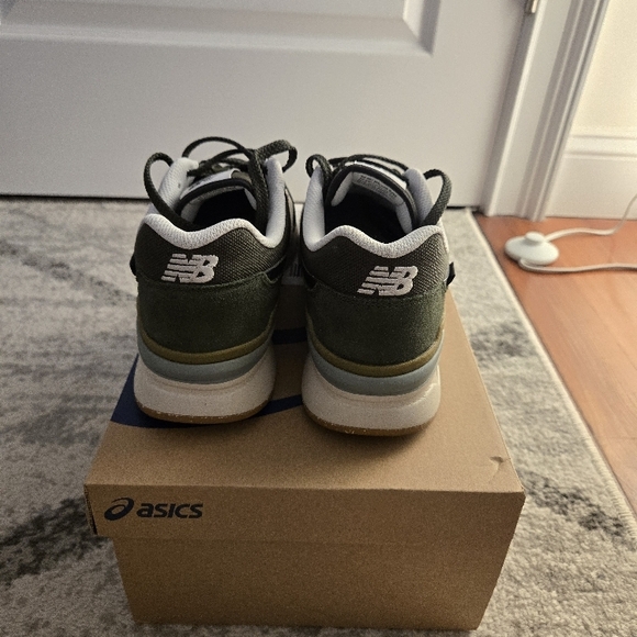 New Balance Men's Green Athletic Shoes - Picture 4 of 6